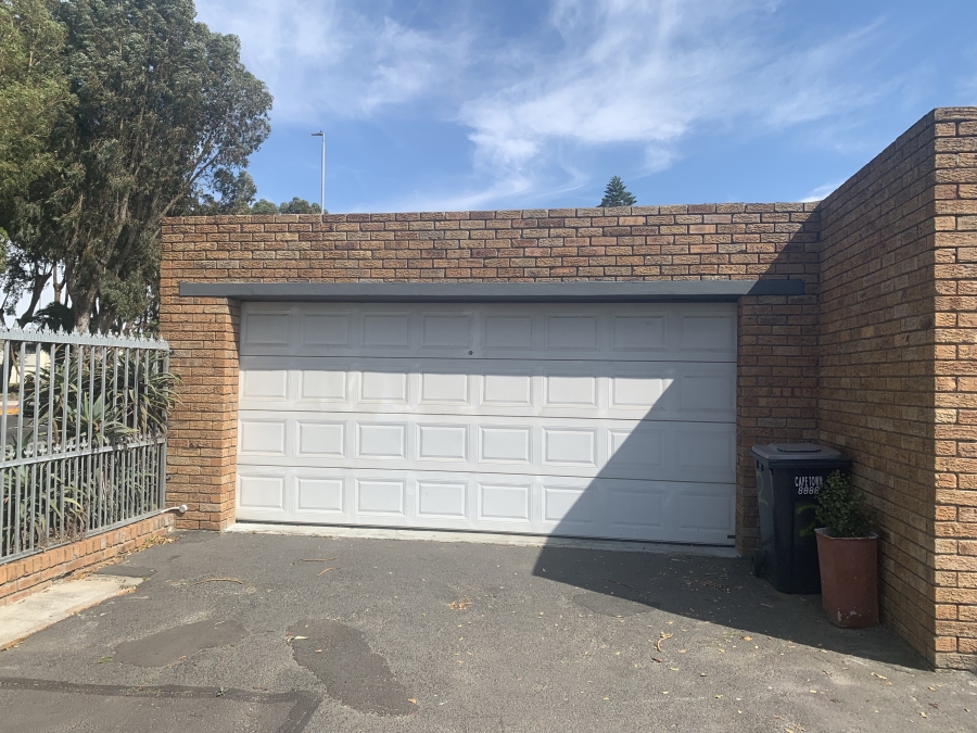 3 Bedroom Property for Sale in Table View Western Cape